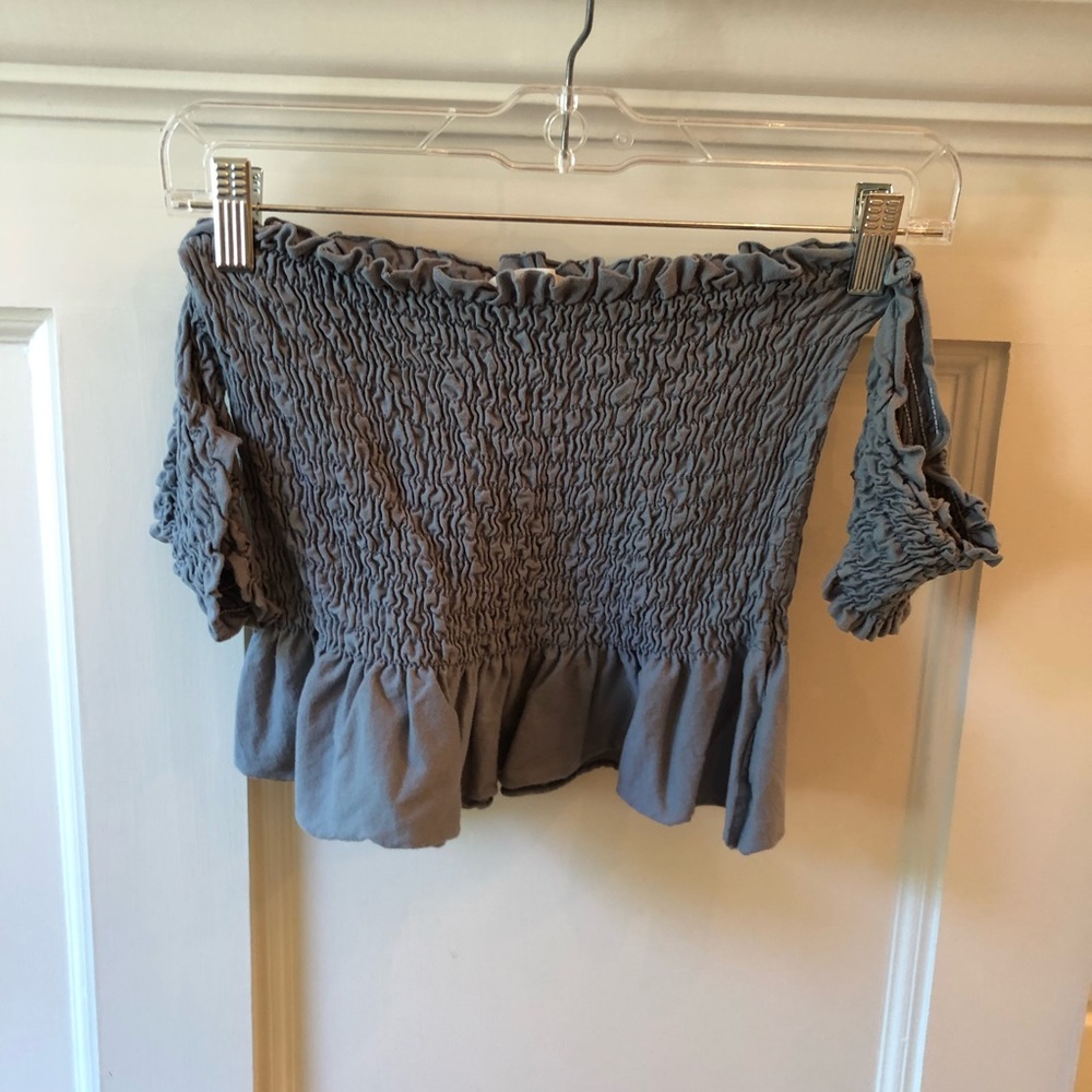 Urban crop top w arm bands